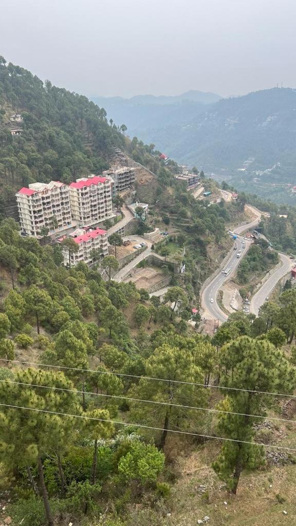 2Bhk Furnished Apartment/Near Kasauli/Barog/Luv Fun & Adventure Solan Dış mekan fotoğraf