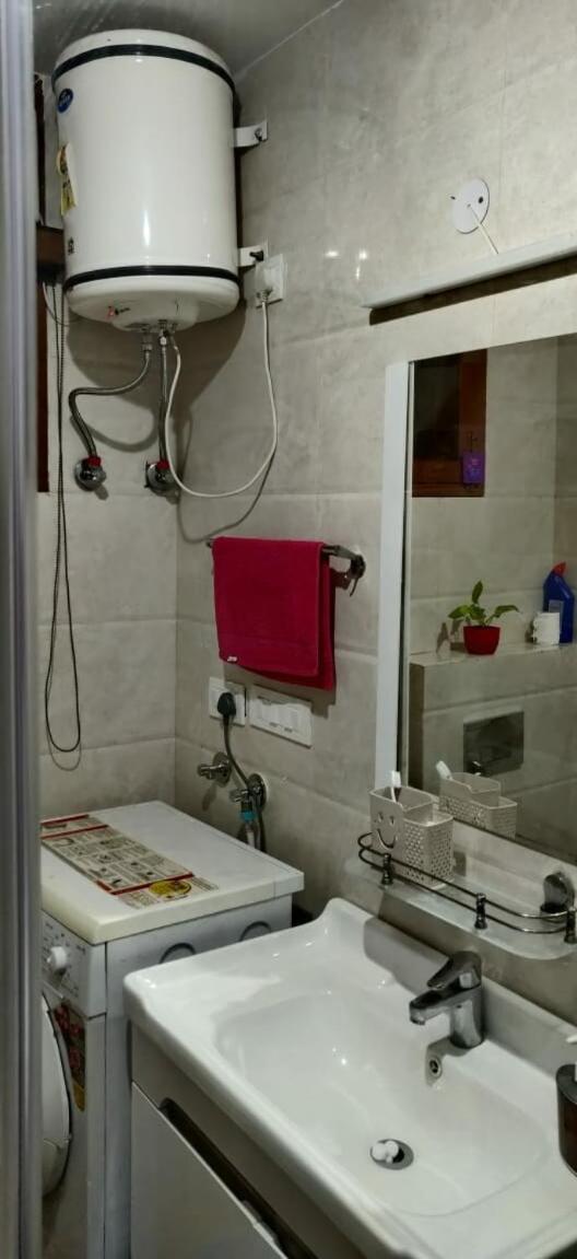 2Bhk Furnished Apartment/Near Kasauli/Barog/Luv Fun & Adventure Solan Dış mekan fotoğraf